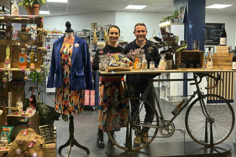 Épicerie fine dans la musette de tonton et madly rose 5