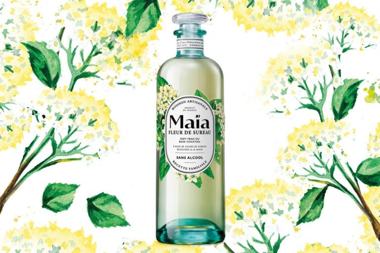 Découvrez MAÏA, une boisson florale française élaborée à partir de fleurs de sureau cueillies à la main. Une alternative premium et récompensée pour l'apéritif sans alcool.