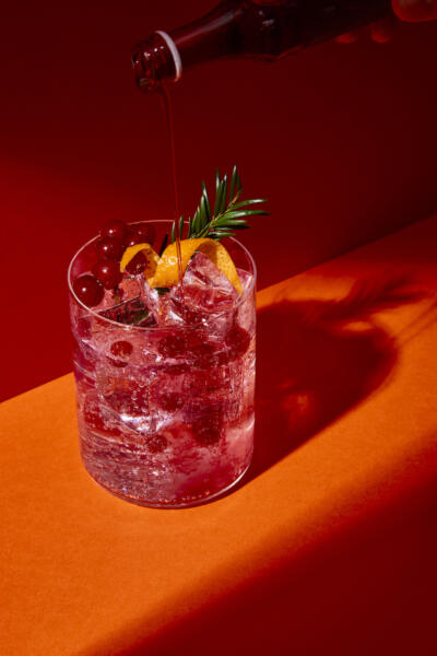 Marché français du sirop cocktail cranberry pine ©mary devinat 1